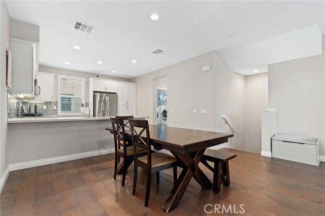 649 W Foothill Boulevard, Glendora CA: https://media.crmls.org/medias/c5bca09f-45f8-4f21-b9e5-2834ece407e2.jpg