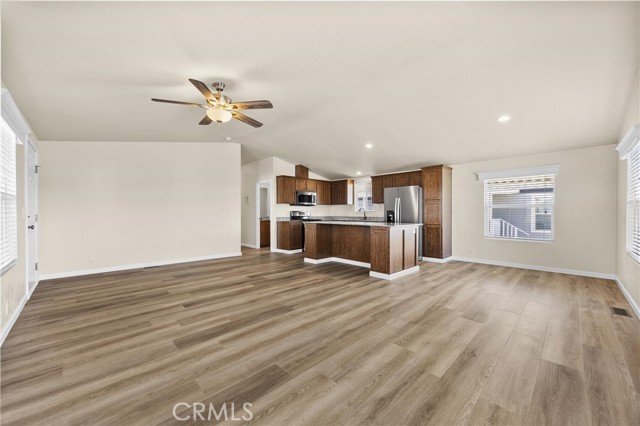 Detail Gallery Image 14 of 36 For 256 Mary Kay Ln, Bakersfield,  CA 93308 - 3 Beds | 2 Baths