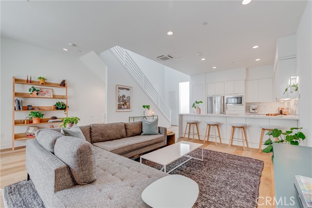 10913 Otsego Street photo 1