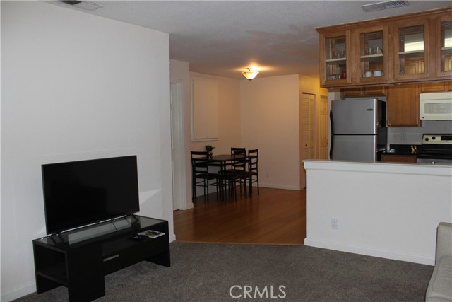 Detail Gallery Image 4 of 16 For 1114 Nord, Chico,  CA 95926 - 3 Beds | 2 Baths