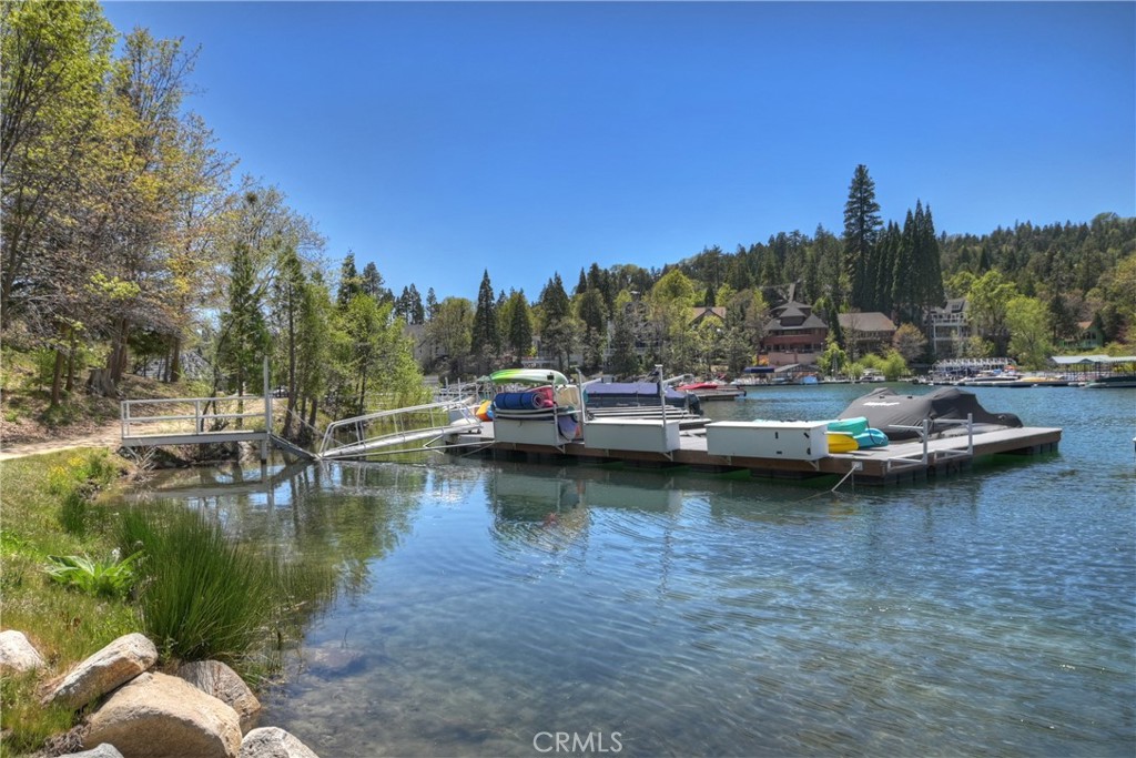 https://media.crmls.org/medias/c5be0328-23eb-4a40-853b-b3cd57eb54b4.jpg?preset=X-Large