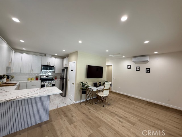 Detail Gallery Image 1 of 15 For 17606 Orna Dr, Granada Hills,  CA 91344 - 1 Beds | 1 Baths
