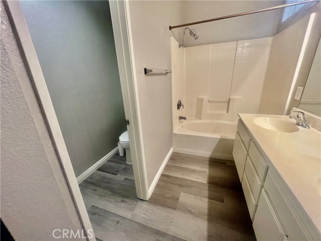 13633 Bentwood Street, Hesperia CA: https://media.crmls.org/medias/c5beca15-9ae5-406f-a110-c0c309e21f3a.jpg