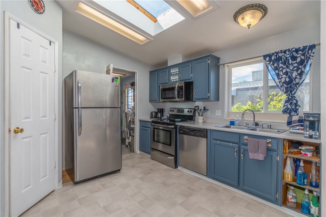 Detail Gallery Image 11 of 35 For 3075 Lakeshore Blvd #15,  Lakeport,  CA 95453 - 3 Beds | 2 Baths