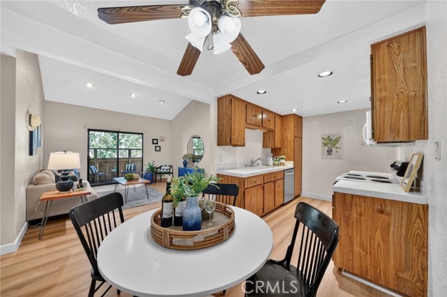 Detail Gallery Image 11 of 38 For 20702 El Toro #16,  Lake Forest,  CA 92630 - 2 Beds | 2 Baths