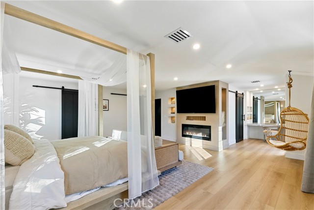 Detail Gallery Image 38 of 75 For 22269 Avenue San Luis, Woodland Hills,  CA 91364 - 5 Beds | 5/1 Baths