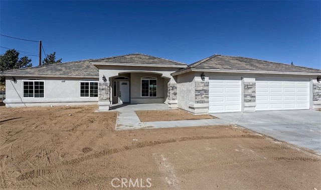 Detail Gallery Image 1 of 25 For 13033 Casco Rd, Apple Valley,  CA 92345 - 4 Beds | 2/1 Baths