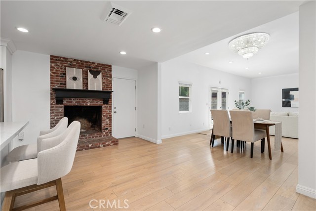 5732 Wilbur Avenue, Tarzana CA: https://media.crmls.org/medias/c5c11414-0069-4019-a644-ed3cb5cf6226.jpg