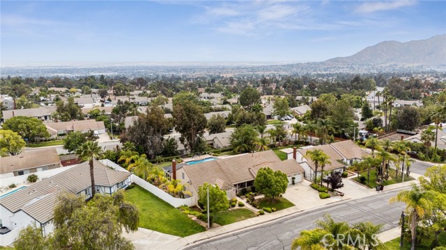 24805 Morning Mist Drive, Moreno Valley CA: https://media.crmls.org/medias/c5c1161a-e77e-40bb-89df-55375989e480.jpg