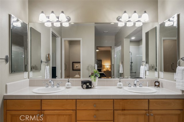 2236 Saratoga Lane, Glendora CA: https://media.crmls.org/medias/c5c1e7d8-efac-4816-958b-ef3671442203.jpg
