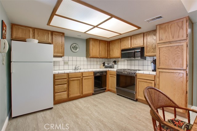Detail Gallery Image 11 of 39 For 40505 Saddleback Rd, Bass Lake,  CA 93604 - 3 Beds | 2/1 Baths