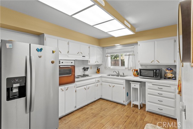 Detail Gallery Image 3 of 20 For 504 Pebble Beach Dr, Bakersfield,  CA 93309 - 2 Beds | 1 Baths