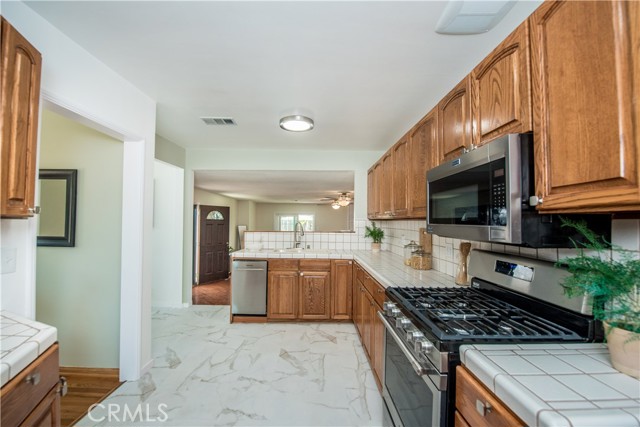 Image 21 of 43 For 5229 Walkerton Street