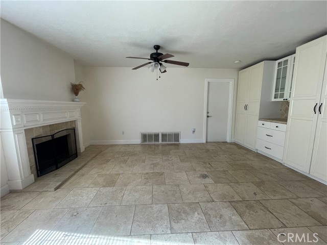 Detail Gallery Image 4 of 20 For 28628 Macklin Ave, Canyon Country,  CA 91387 - 4 Beds | 3 Baths