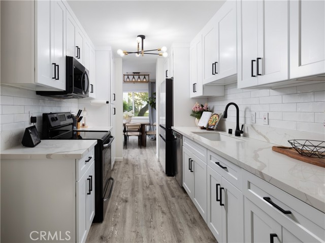 Detail Gallery Image 9 of 25 For 12200 Montecito Rd #D104,  Seal Beach,  CA 90740 - 2 Beds | 2 Baths