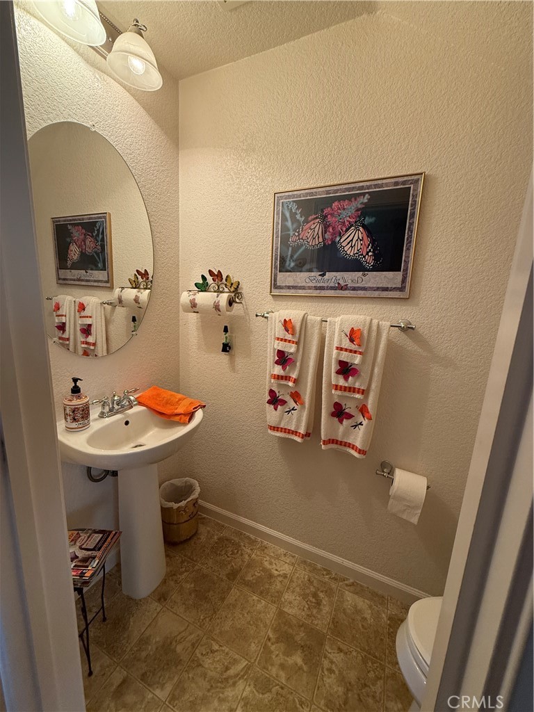 https://media.crmls.org/medias/c5c53b62-9ad2-40bf-81fe-d19f2707c253.jpg?preset=X-Large