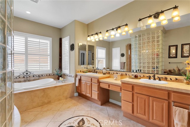 Detail Gallery Image 34 of 64 For 12982 Topsham, Apple Valley,  CA 92308 - 4 Beds | 3/1 Baths