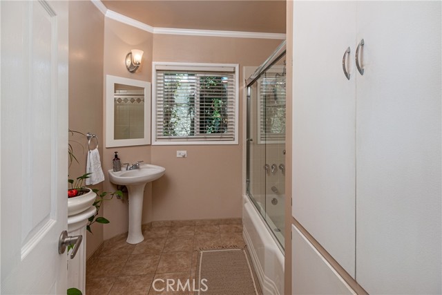 Detail Gallery Image 18 of 28 For 1030 E San Jose, Burbank,  CA 91501 - 3 Beds | 2 Baths