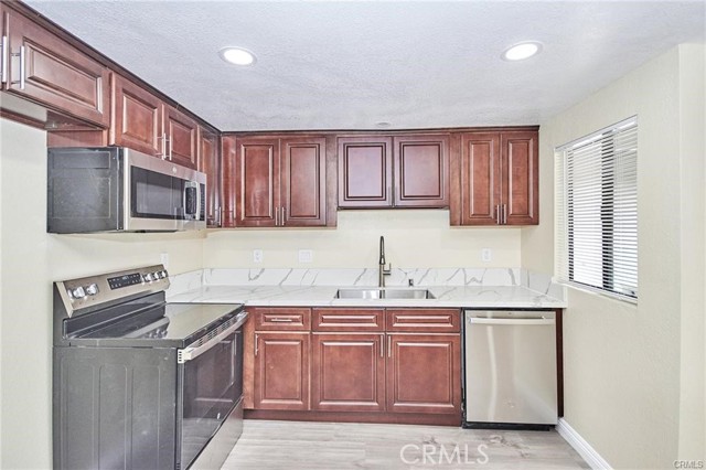 22729 Lakeway DR Unit: 386