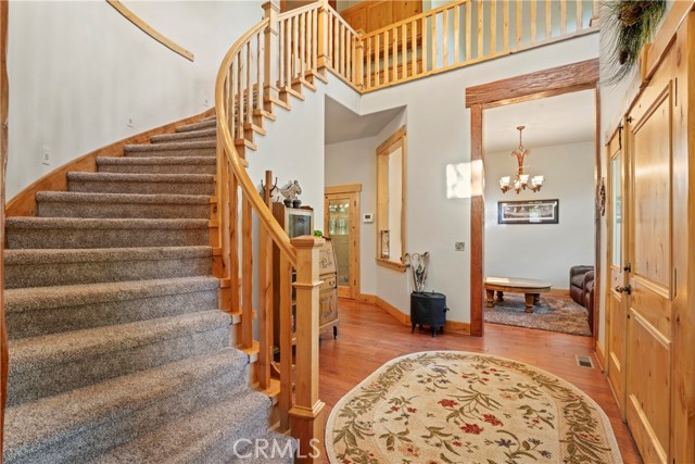 1034 Teakwood Drive, Lake Arrowhead CA: https://media.crmls.org/medias/c5c6e9cf-2c48-41aa-8fed-1500480208ff.jpg