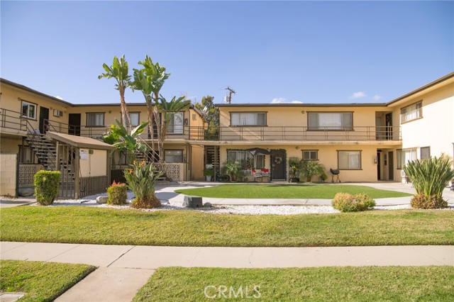 515 S Stewart Drive, Covina CA: https://media.crmls.org/medias/c5c70a8c-7325-4d59-b149-c7e379eeb2f7.jpg
