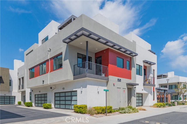 421 Transport, Tustin CA: https://media.crmls.org/medias/c5c7c2d2-8d91-4a37-8c1c-7606b386989a.jpg