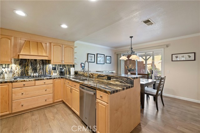 Detail Gallery Image 15 of 55 For 15845 Rosehaven, Canyon Country,  CA 91387 - 4 Beds | 3 Baths