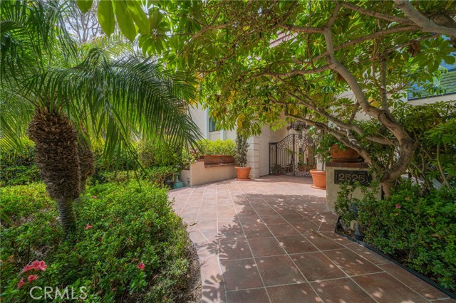 2525 Via Campesina, Palos Verdes Estates CA: https://media.crmls.org/medias/c5c87c90-07ba-4ed6-b101-08a87a732ca4.jpg