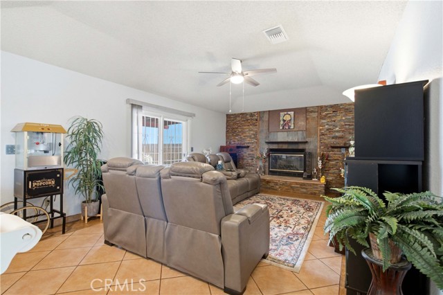7851 Greenwood Ave, California City, CA 93505 photo 19