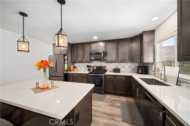 Detail Gallery Image 14 of 28 For 38661 Annette Ave, Palmdale,  CA 93551 - 5 Beds | 2/1 Baths