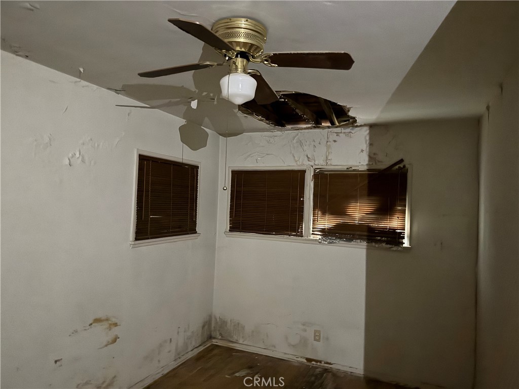 https://media.crmls.org/medias/c5c98141-6d6b-4557-8dc7-214677ba72b2.jpg?preset=X-Large