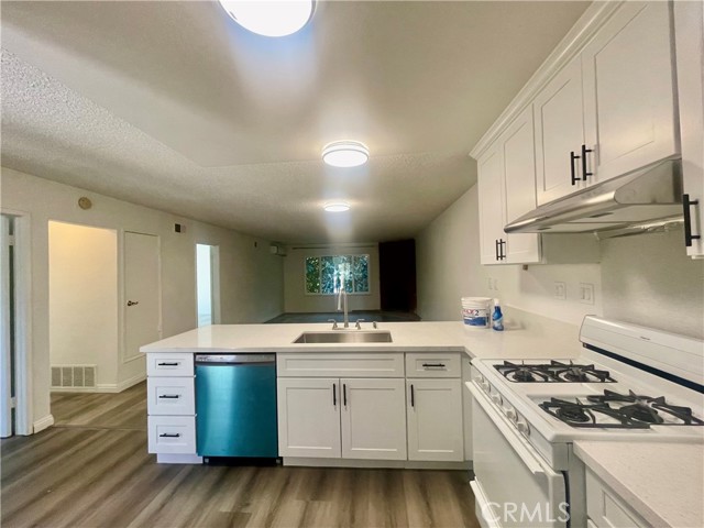 Detail Gallery Image 5 of 17 For 2251 Fullerton, Rowland Heights,  CA 91748 - 2 Beds | 2 Baths