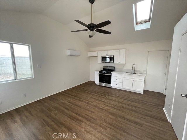25141 Silent Creek Road, Moreno Valley CA: https://media.crmls.org/medias/c5c9accb-6c4d-440d-bf21-7040843ffb8f.jpg
