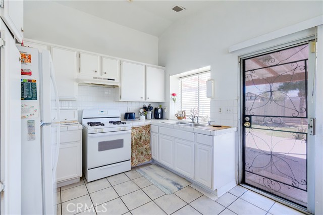 Detail Gallery Image 12 of 49 For 14958 Briana St, Moreno Valley,  CA 92553 - 3 Beds | 2 Baths