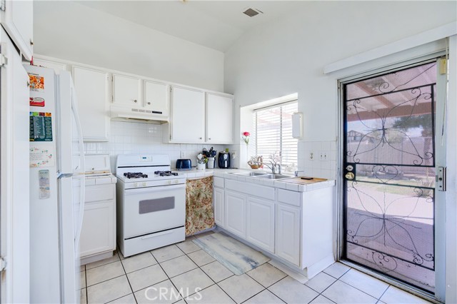 Detail Gallery Image 12 of 49 For 14958 Briana St, Moreno Valley,  CA 92553 - 3 Beds | 2 Baths