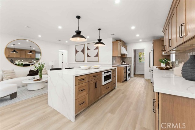 11408 Waterford Street, Los Angeles CA: https://media.crmls.org/medias/c5ca4ae1-036f-41d9-9c27-8ffdfff86974.jpg