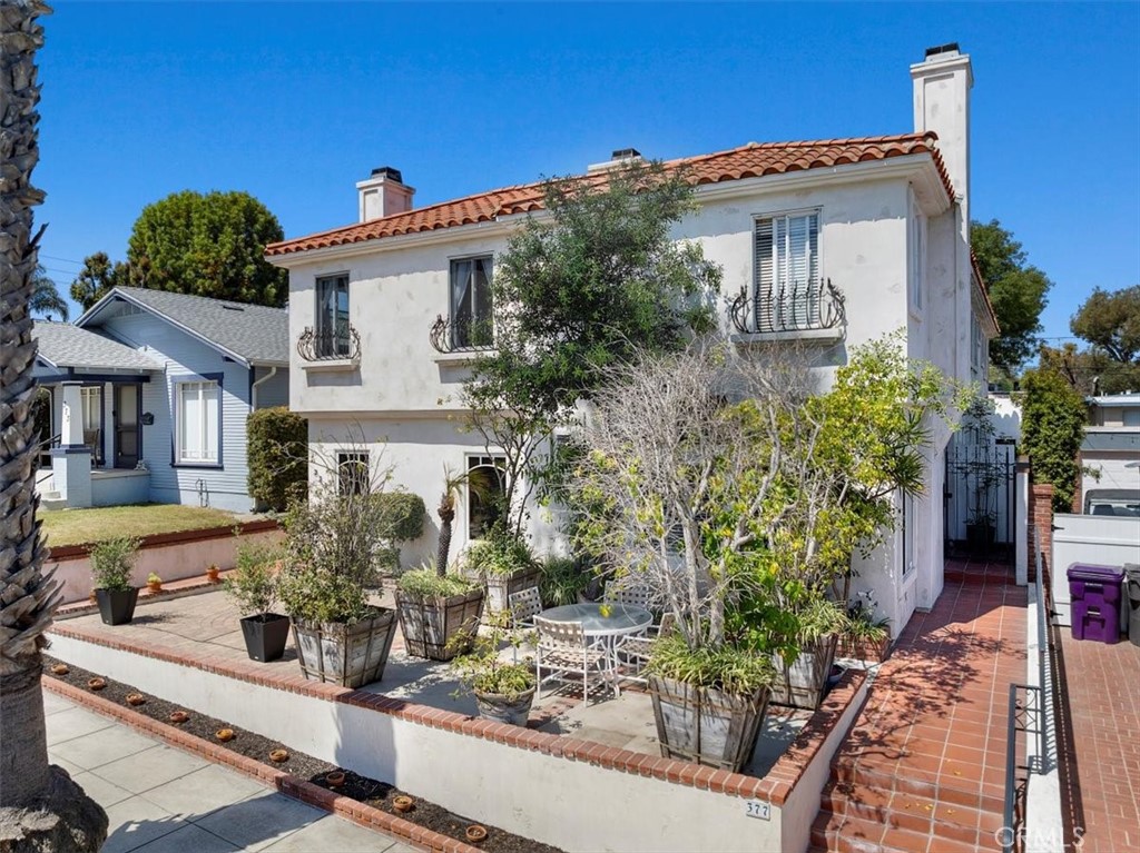 377 Roycroft Avenue