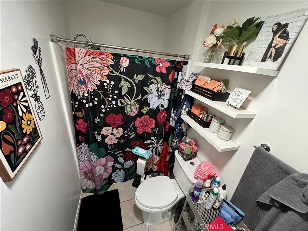 https://media.crmls.org/medias/c5cb5c0f-57cb-41f5-bd20-a136336f0c77.jpg?preset=X-Large