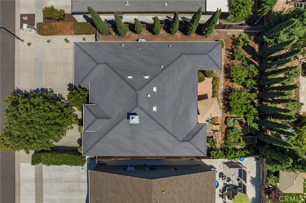 https://media.crmls.org/medias/c5cb9929-5bdf-4631-885b-757102a06a12.jpg?preset=X-Large