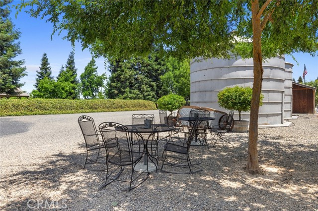 4742 Crow Road, Oakdale CA: https://media.crmls.org/medias/c5cbb9b0-14a2-4a26-82f8-e629f1adac49.jpg