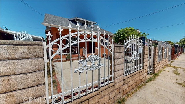 5854 Woodlawn Avenue, Los Angeles CA: https://media.crmls.org/medias/c5cbe695-1377-4984-9c4e-2416dd7a6e3b.jpg