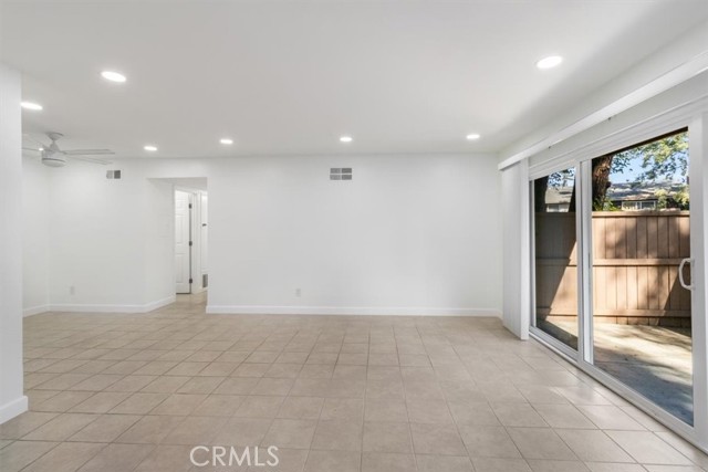 Detail Gallery Image 8 of 44 For 1044 Cabrillo Park #B,  Santa Ana,  CA 92701 - 2 Beds | 1 Baths