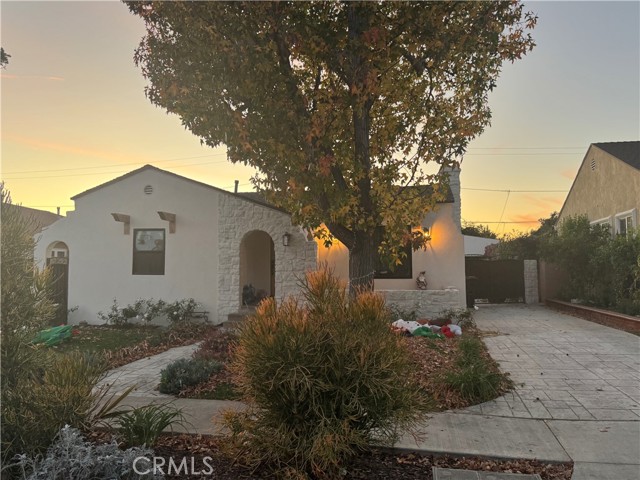 Detail Gallery Image 2 of 5 For 2134 S Broadway, Santa Ana,  CA 92707 - 3 Beds | 2/1 Baths