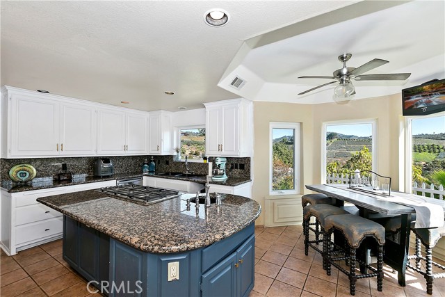 46366 Sandia Creek Drive, Temecula CA: https://media.crmls.org/medias/c5cd556a-1de2-481f-bd7c-4c6702add1fd.jpg