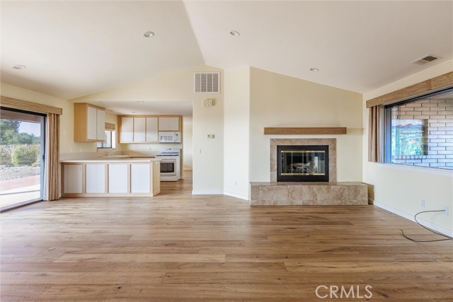 Detail Gallery Image 12 of 39 For 441 Emerald Bay Dr, Arroyo Grande,  CA 93420 - 2 Beds | 2/1 Baths