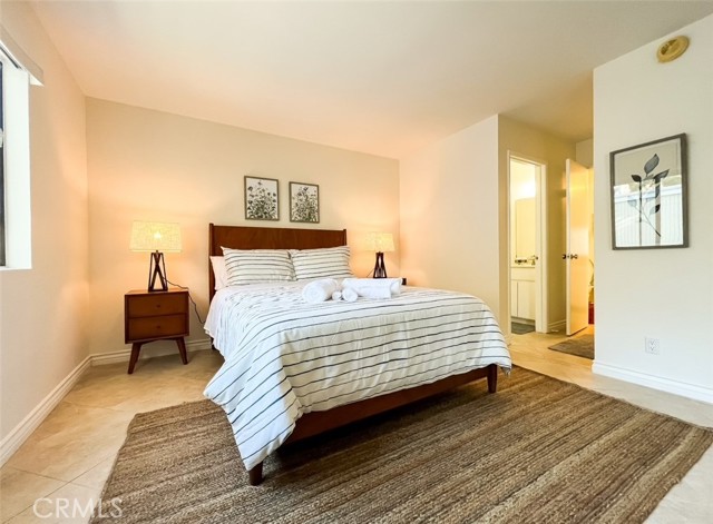 22123 Burbank Boulevard, 5 photo 6