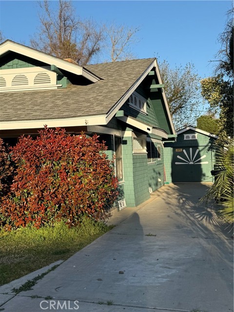 Detail Gallery Image 2 of 11 For 210 Oleander, Bakersfield,  CA 93304 - 3 Beds | 1 Baths