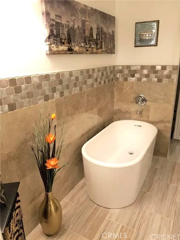 Detail Gallery Image 13 of 27 For 5156 Campo, Woodland Hills,  CA 91364 - 4 Beds | 4 Baths