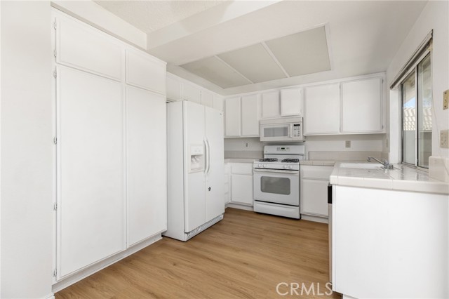 5401 W Palmer Drive, Banning CA: https://media.crmls.org/medias/c5cfee79-abf1-41ea-bc72-ca8921f103f9.jpg