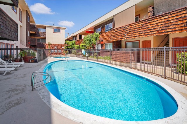 Detail Gallery Image 26 of 36 For 5414 Newcastle Ave #66,  Encino,  CA 91316 - 2 Beds | 2 Baths